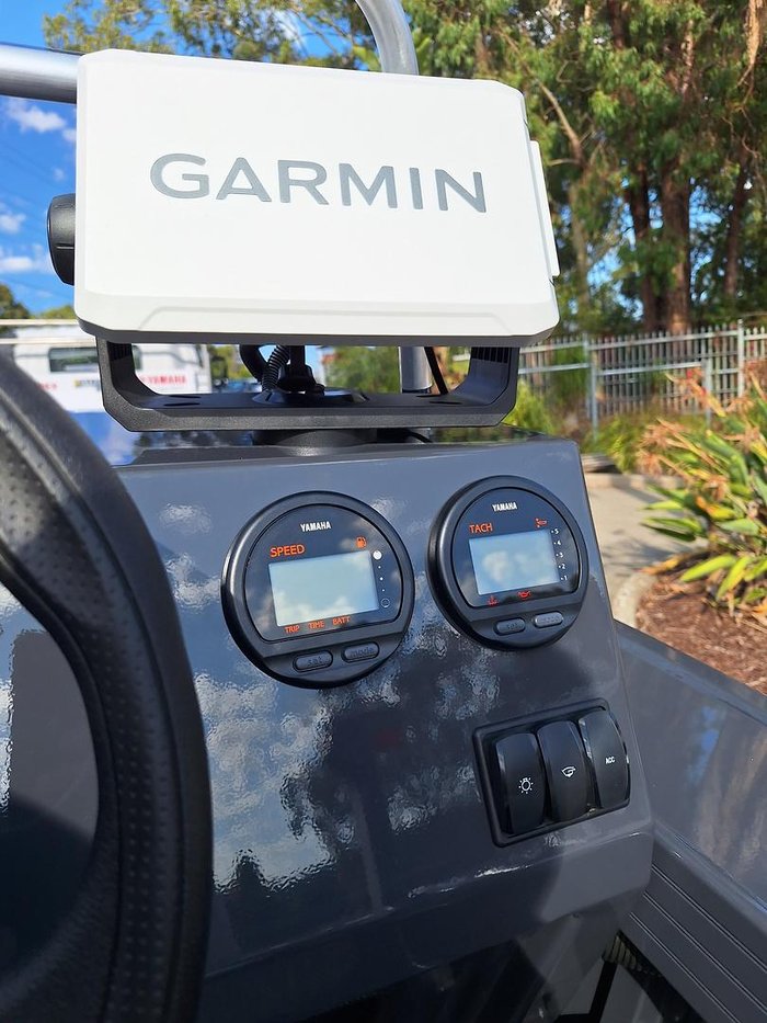 2026 QUINTREX 420 Renegade SC