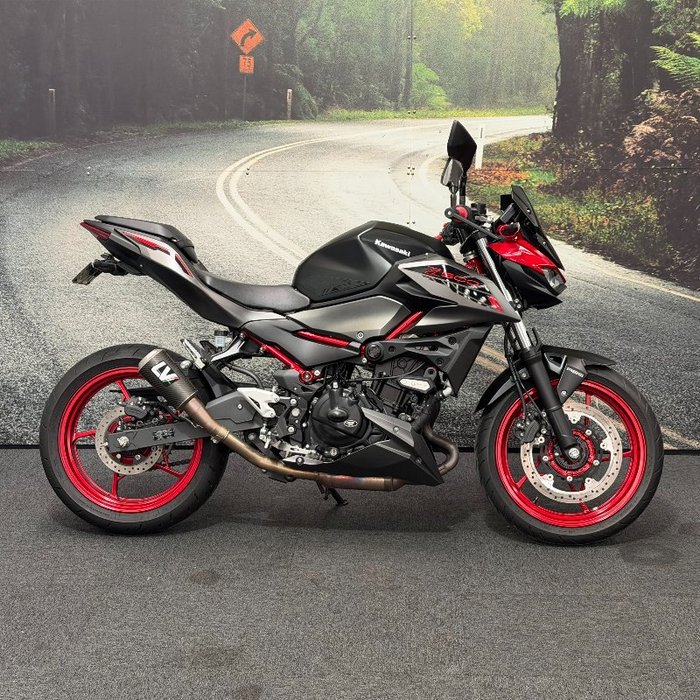 2025 Kawasaki Z500 Black