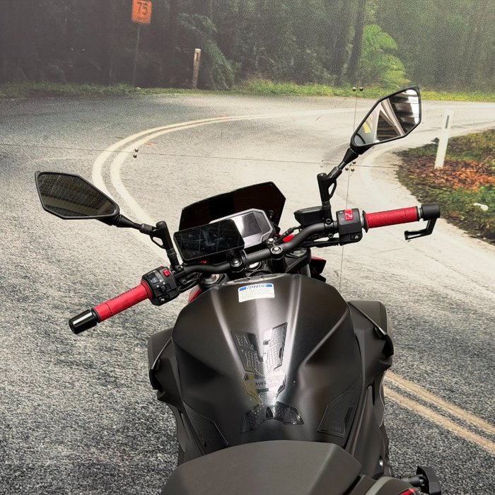 2025 Kawasaki Z500 Black