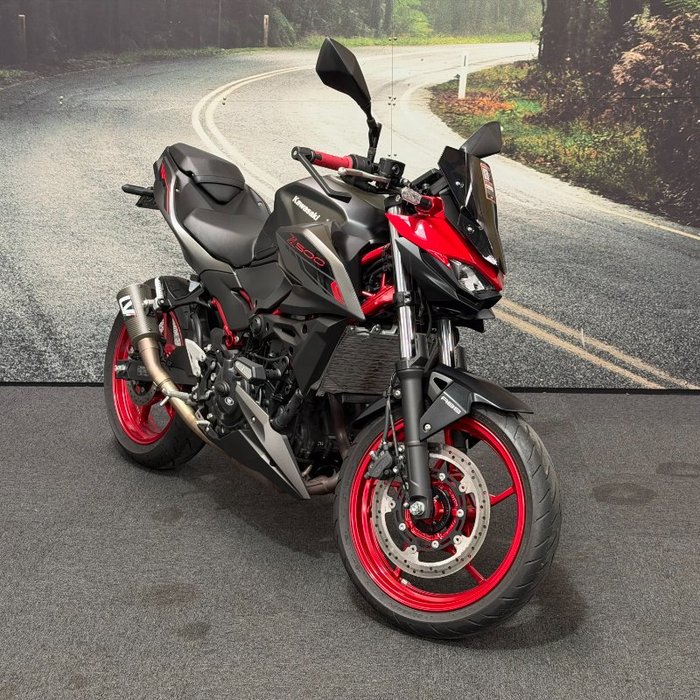 2025 Kawasaki Z500 Black