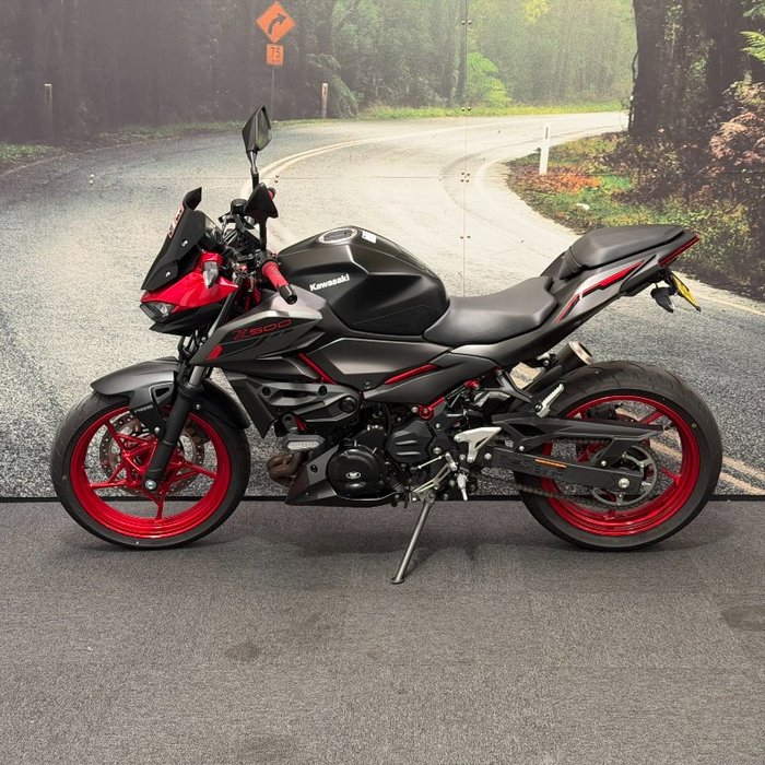 2025 Kawasaki Z500 Black