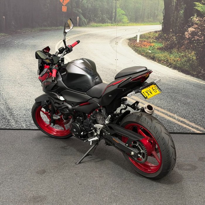 2025 Kawasaki Z500 Black