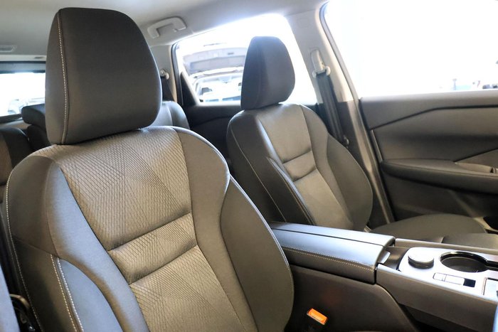 2026 Nissan X-TRAIL ST