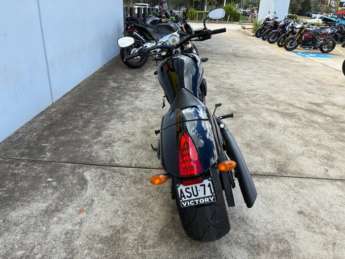 2016 VICTORY HAMMER 8-BALL Solid Black INT