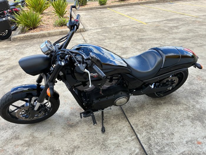 2016 VICTORY HAMMER 8-BALL Solid Black INT