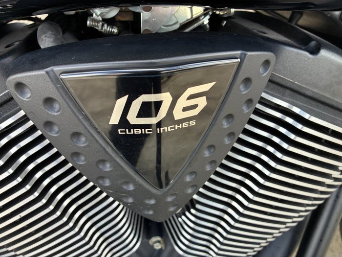 2016 VICTORY HAMMER 8-BALL Solid Black INT