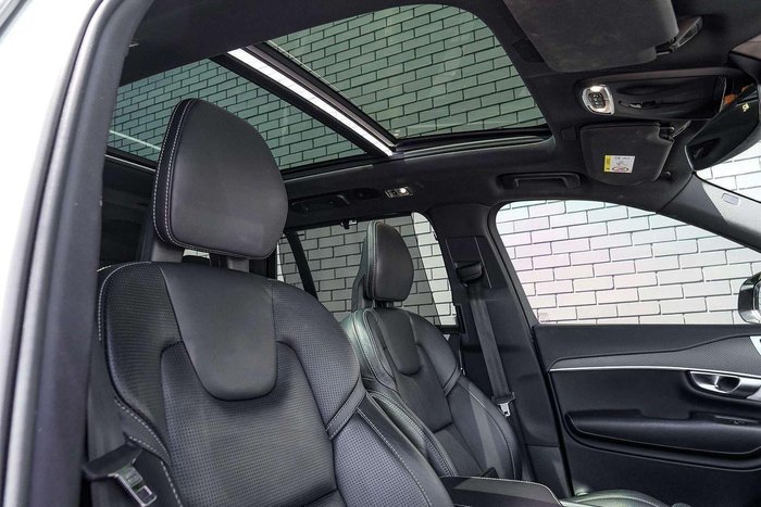 2019 Volvo XC90 T8 R-Design