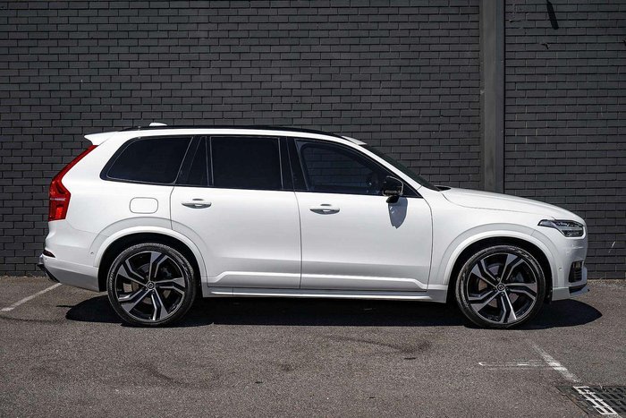 2019 Volvo XC90 T8 R-Design