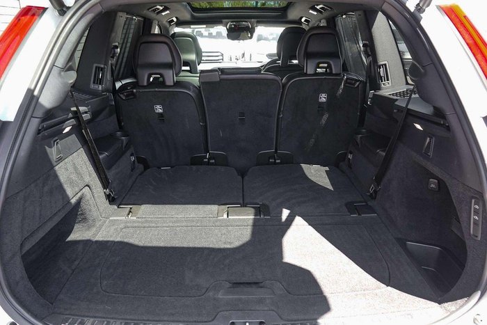 2019 Volvo XC90 T8 R-Design