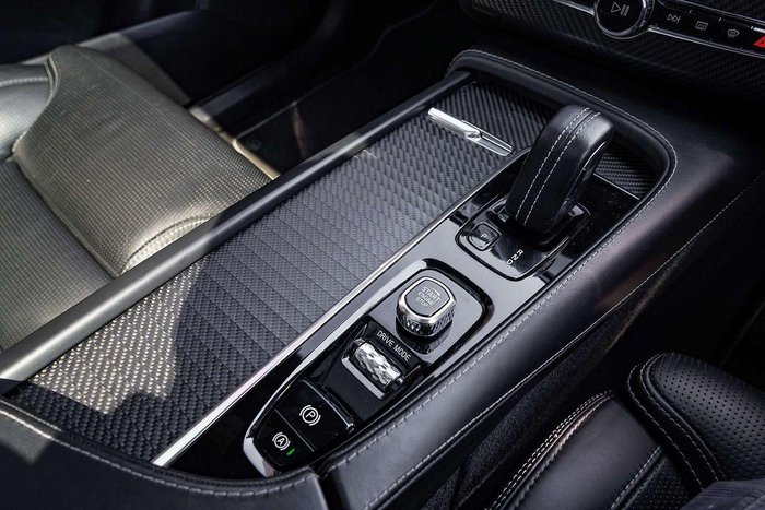 2019 Volvo XC90 T8 R-Design