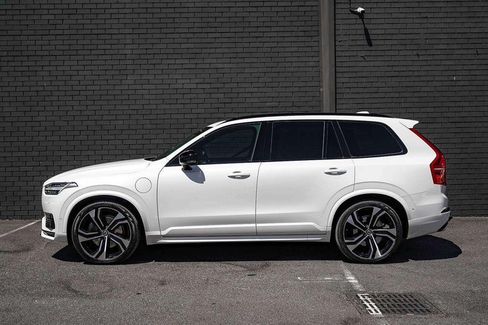 2019 Volvo XC90 T8 R-Design