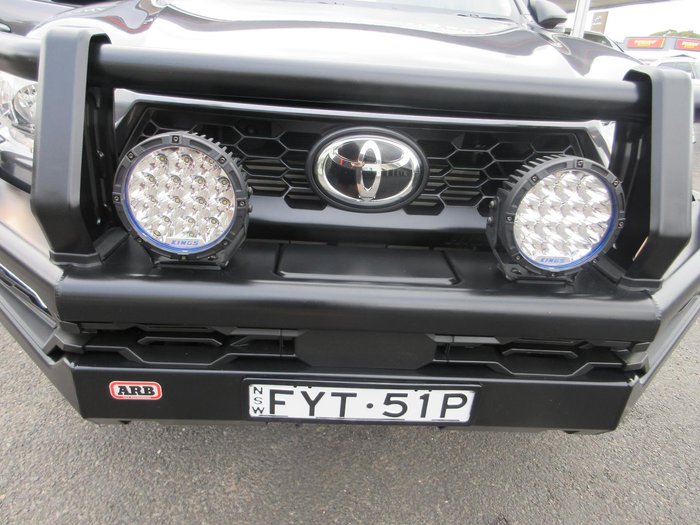 2025 Toyota Hilux SR
