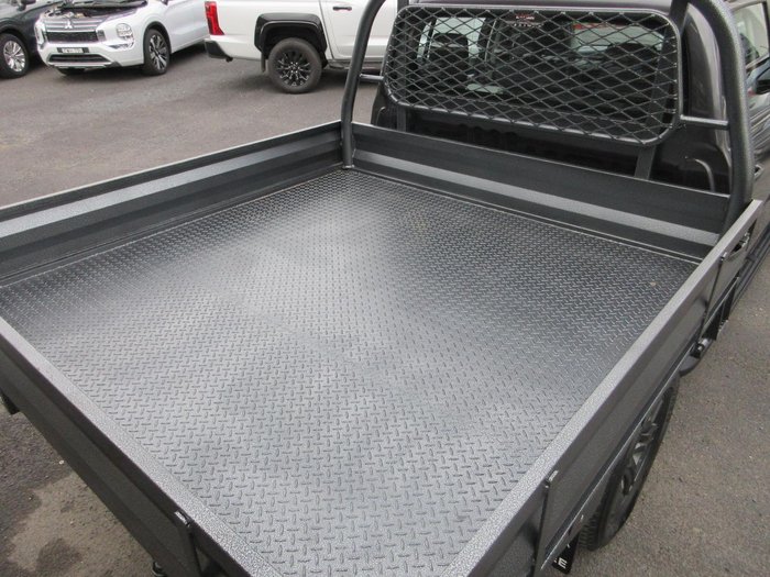 2025 Toyota Hilux SR