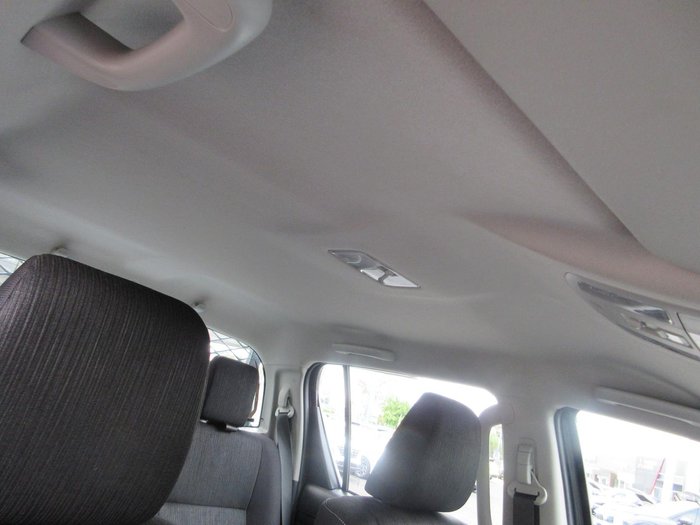 2025 Toyota Hilux SR