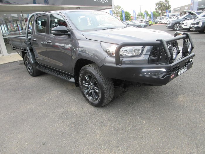 2025 Toyota Hilux SR