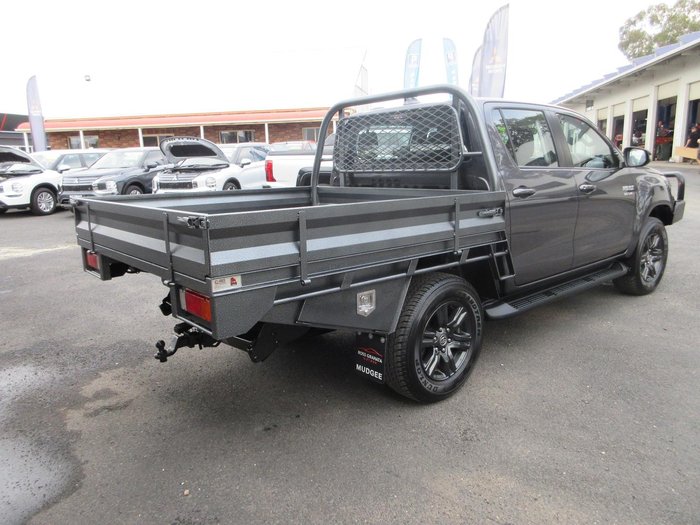 2025 Toyota Hilux SR