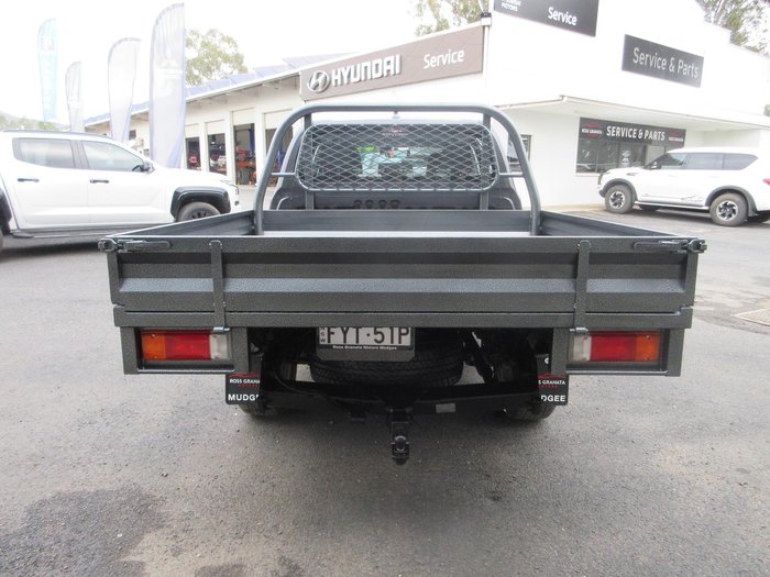 2025 Toyota Hilux SR