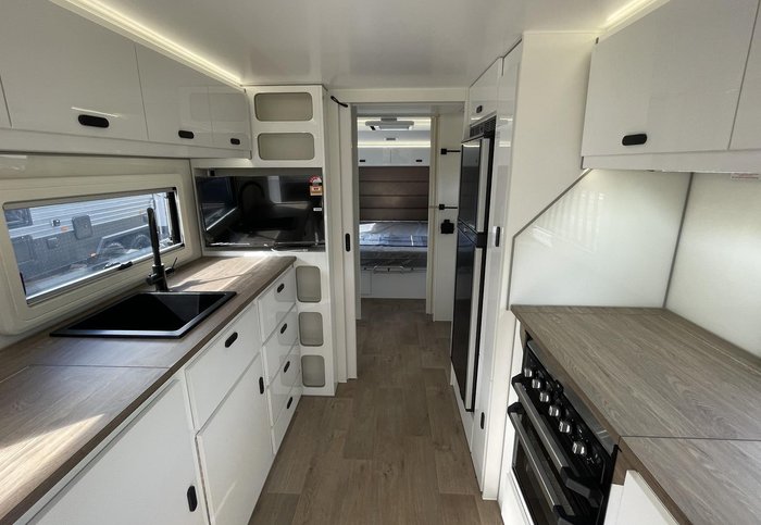 2026 JB Caravans Dirt Road Xtreme (23'6)