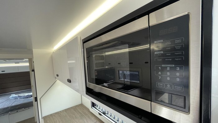 2026 JB Caravans Dirt Road Xtreme (23'6)