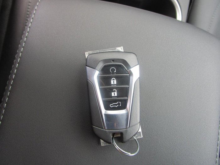 2025 Isuzu MU-X X-TERRAIN