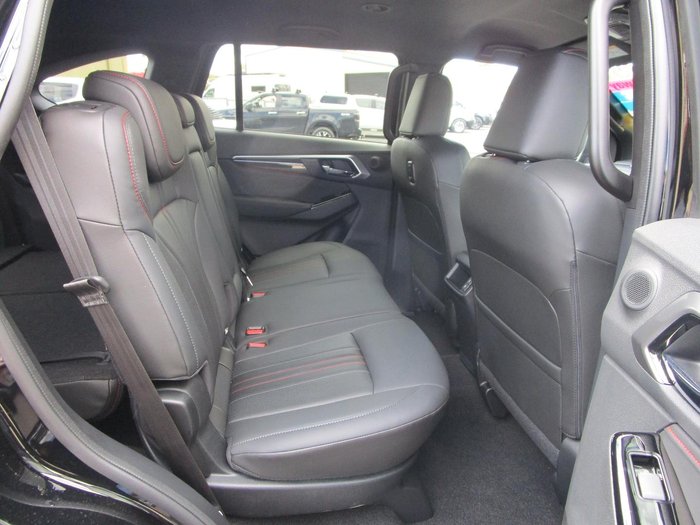 2025 Isuzu MU-X X-TERRAIN