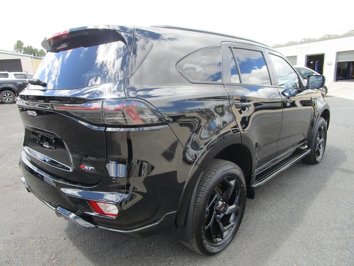 2025 Isuzu MU-X X-TERRAIN