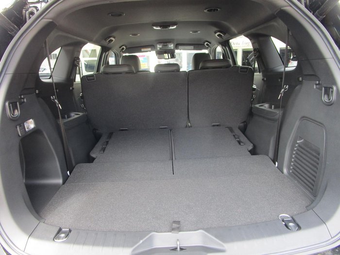 2025 Isuzu MU-X X-TERRAIN