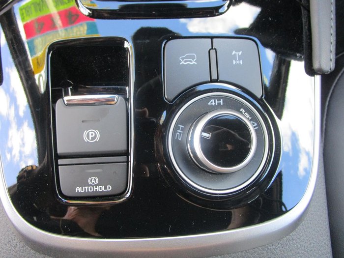 2025 Isuzu MU-X X-TERRAIN