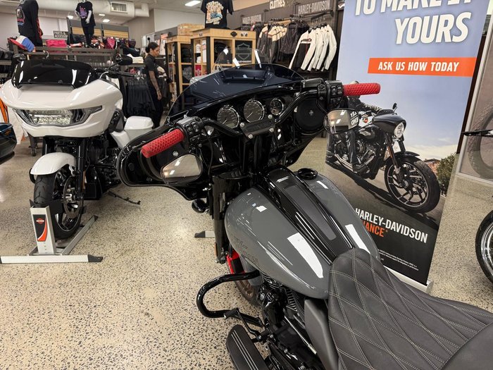 2022 Harley-Davidson Street Glide ST 117 (FLHXST) Touring Grey