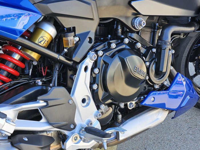 2023 BMW F 900 XR Sport