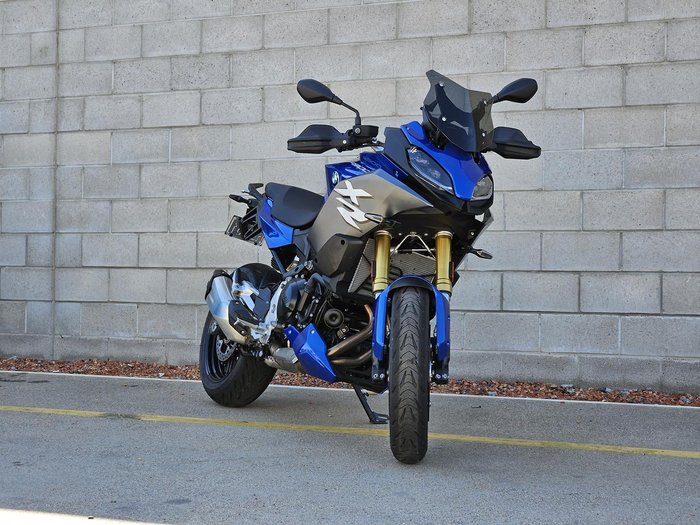 2023 BMW F 900 XR Sport