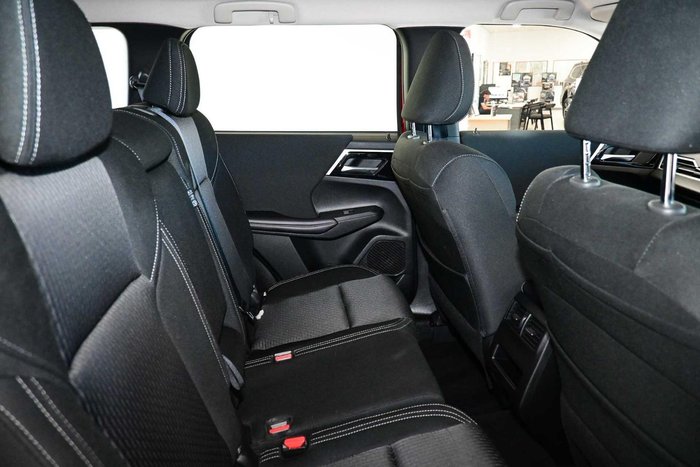 2025 Mitsubishi Outlander LS