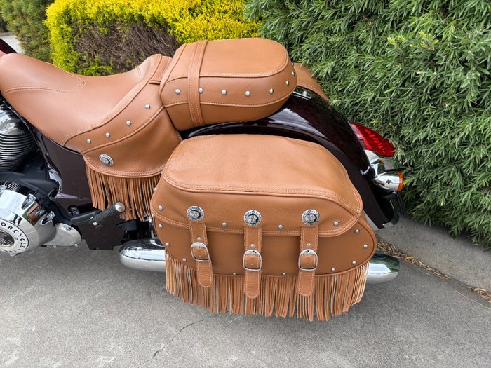 2021 Indian CHIEF VINTAGE CRIMSON METALLIC TOURER Maroon
