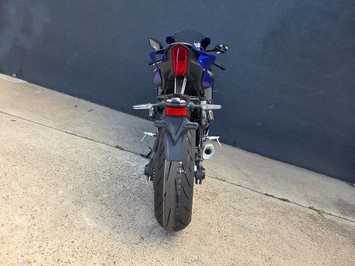 2025 Yamaha YZF-R7LA