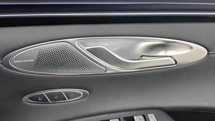 2025 Genesis GV70 2.5T SIGNATURE