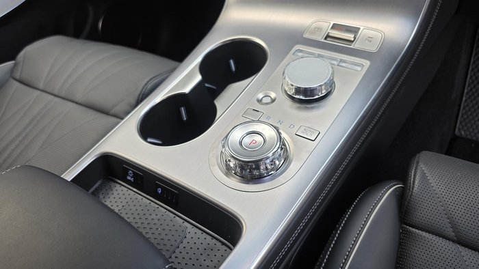 2025 Genesis GV70 2.5T SIGNATURE