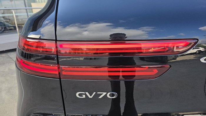 2025 Genesis GV70 2.5T SIGNATURE