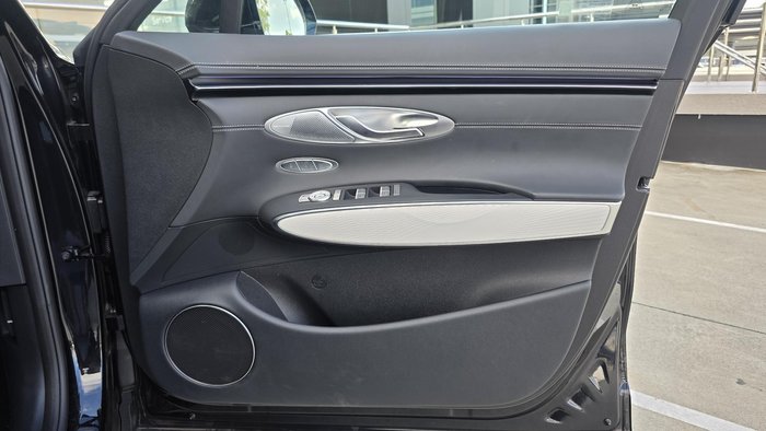 2025 Genesis GV70 2.5T SIGNATURE