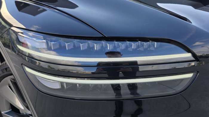 2025 Genesis GV70 2.5T SIGNATURE