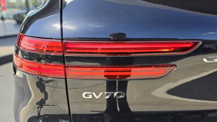 2025 Genesis GV70 2.5T SIGNATURE