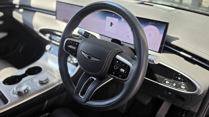 2025 Genesis GV70 2.5T SIGNATURE