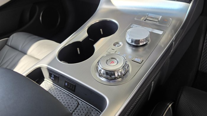 2025 Genesis GV70 2.5T SIGNATURE