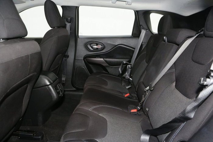 2019 Jeep Cherokee Sport