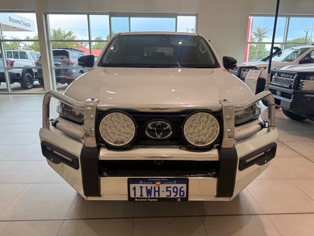 2024 Toyota Hilux 4x4 2.8L Dsl D/C 6AT SR5 48V