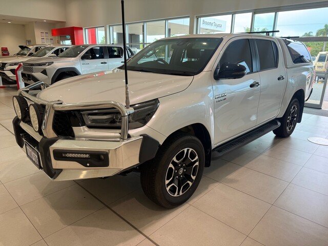 2024 Toyota Hilux 4x4 2.8L Dsl D/C 6AT SR5 48V