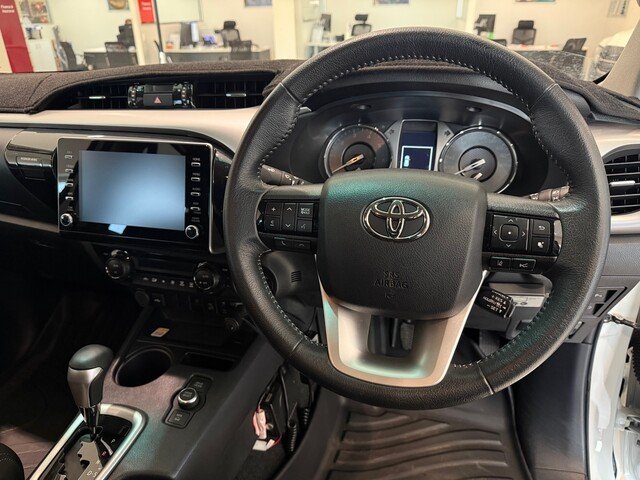 2024 Toyota Hilux 4x4 2.8L Dsl D/C 6AT SR5 48V