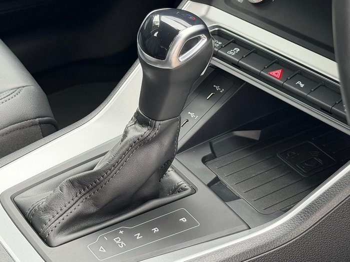 2024 Audi Q3 35 TFSI S line