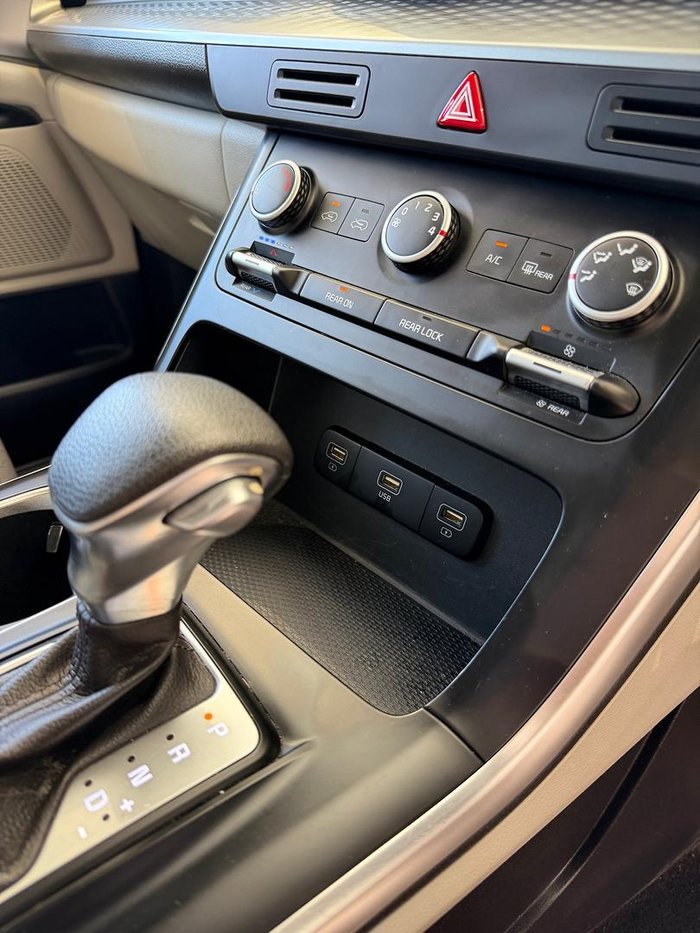 2022 Kia Carnival S
