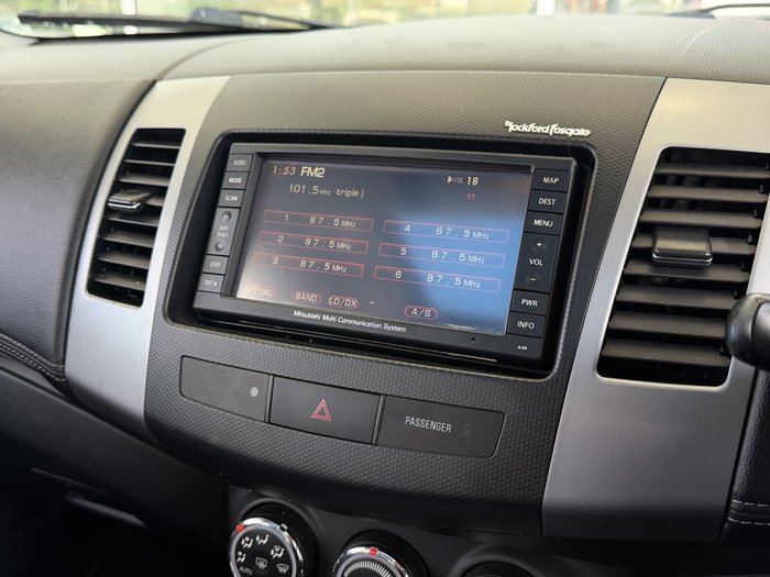 2011 Mitsubishi Outlander VR-X