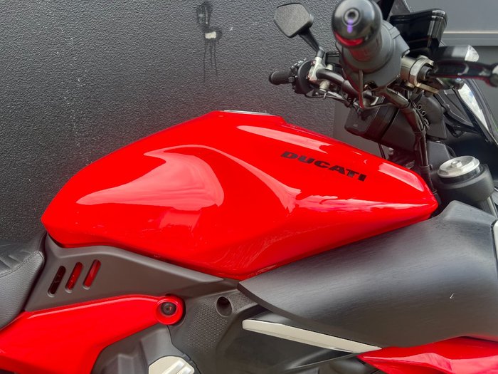 2023 DUCATI DIAVEL V4 RED